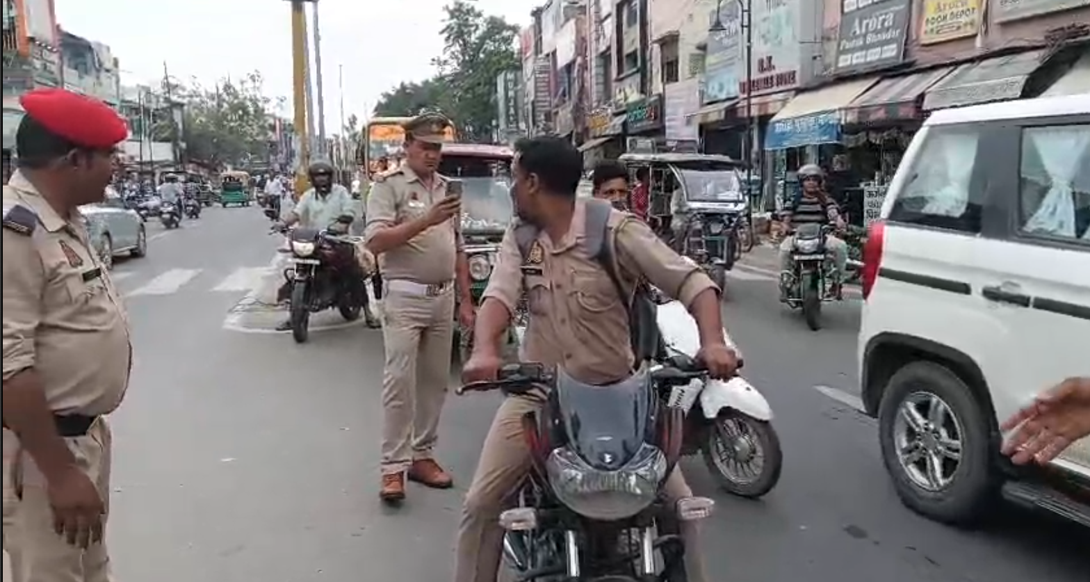 “सहारनपुर में ट्रैफिक पुलिस की सख्ती: 58 पुलिसकर्मियों के कटे चालान, 58 हजार का जुर्माना”..?