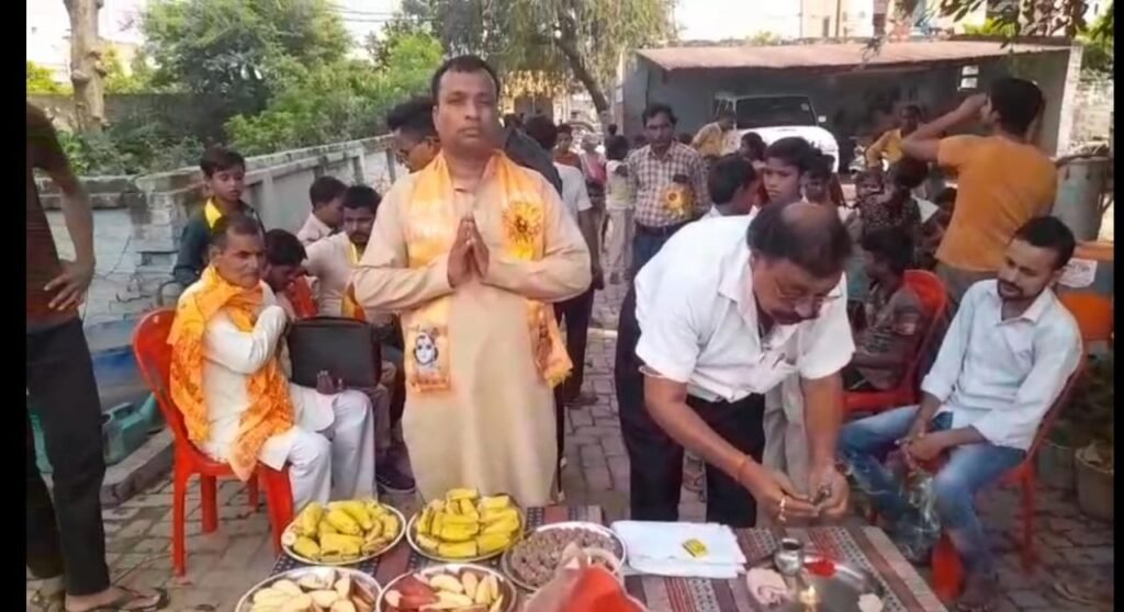 फरीदपुर में राम बारात का भव्य आयोजन, पुष्प वर्षा और जयकारों से गूंजा नगर