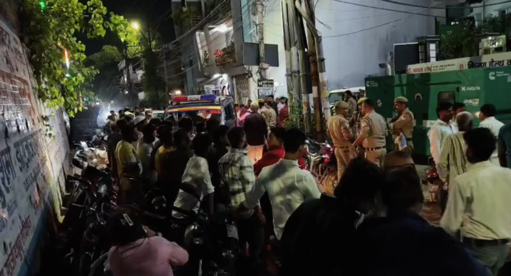 किरण हेल्थ केयर सेंटर में हंगामा और मारपीट, बच्चा बदलने का आरोप