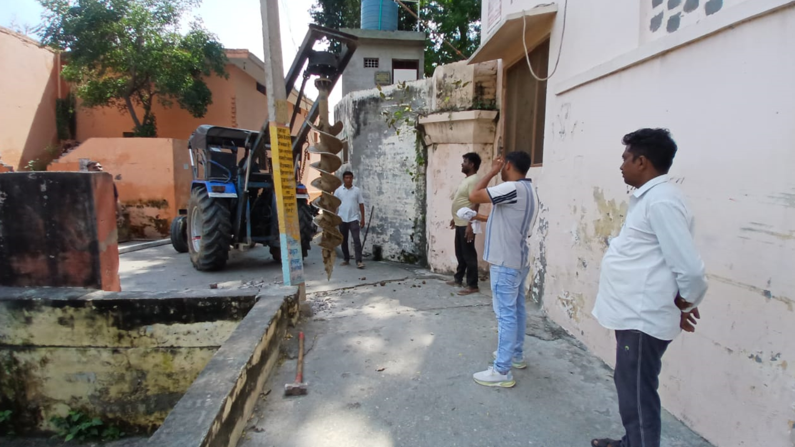 ठप्प पडी विद्युत लाइन को विद्युत विभाग ने कराई चालू, लाखो मछलियों की बची जान1