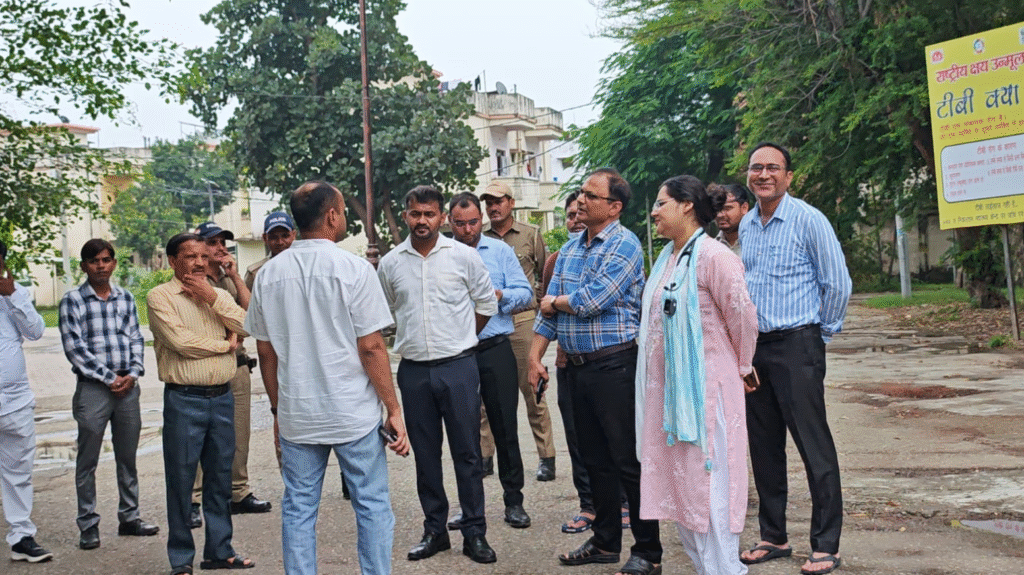 डीएम ने किया रुड़की चिकित्सालय का औचक निरीक्षण, खराब सीटी स्कैन और साफ-सफाई पर नाराजगी1