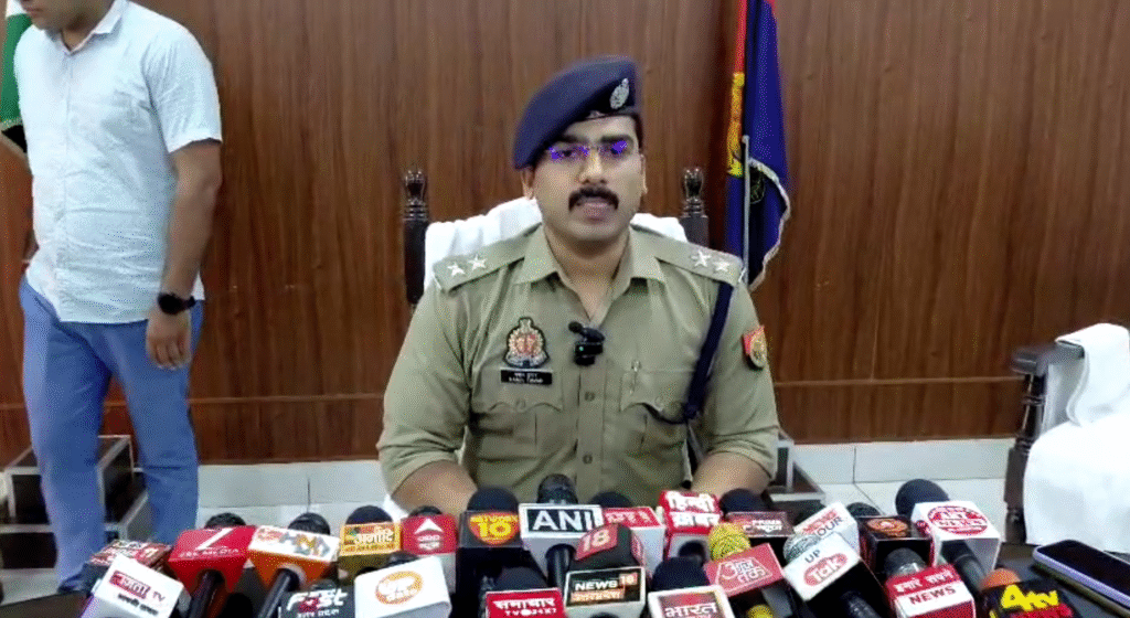 सहारनपुर पुलिस ने. 03 शातिर चोर गिरफ्तार, भारी मात्रा में सामान व अवैध असलहा बरामद