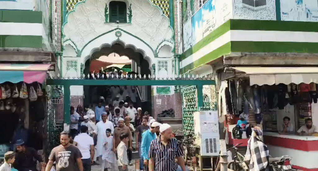 I Love Muhammad विवाद पर प्रशासन अलर्ट