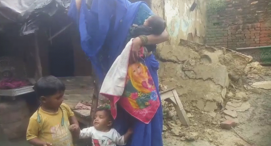 बरेली में बारिश का कहर, फरीदपुर क्षेत्र में जर्जर मकान बने खतरा