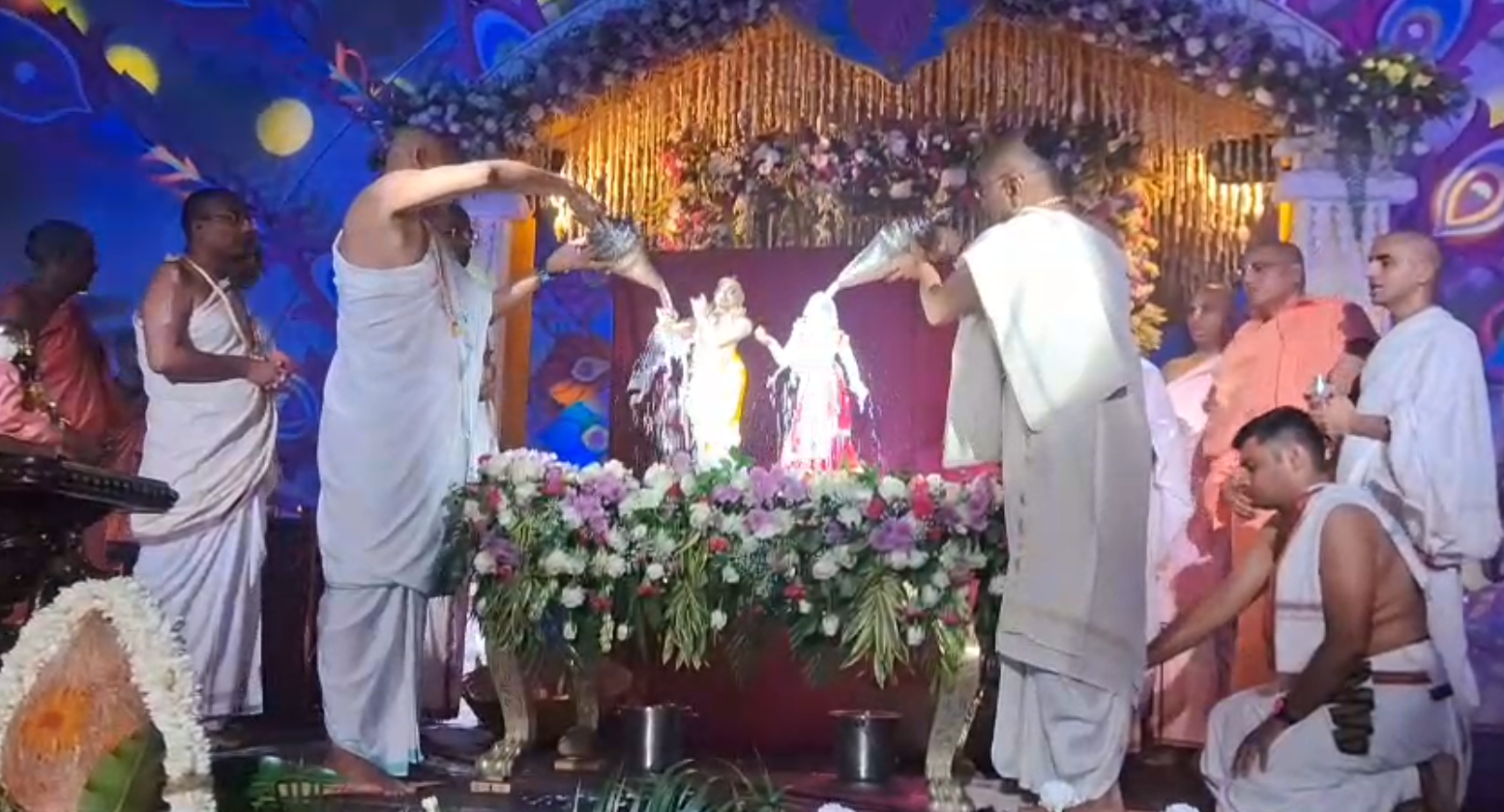 वृन्दावन चंद्रोदय मंदिर में हर्षोल्लास से मनाया गया राधाष्टमी महोत्सव1