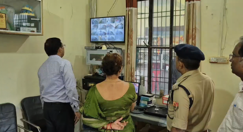 जालौन में शानदार तैयारी! PET-2025 के लिए 16 केंद्रों पर 26,888 अभ्यर्थी, प्रशासन की कड़ी निगरानी से बढ़ी सुरक्षा