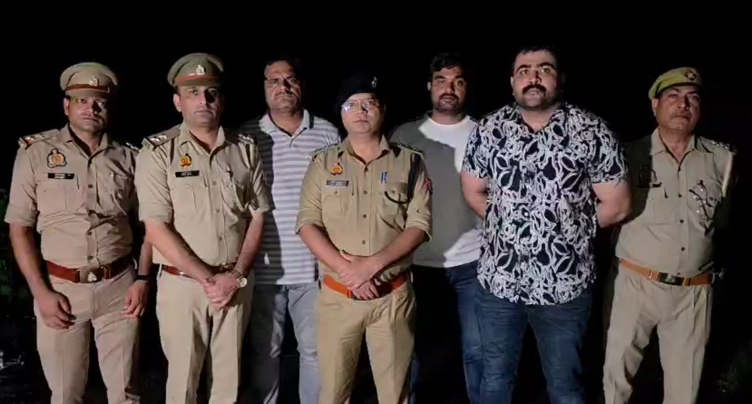 25 हजार के इनामी और 2 दर्जन से ज्यादा मुकदमों में वांछित अपराधी के साथ गाजियाबाद के भोजपुर थाना क्षेत्र पुलिस की मुठभेड़