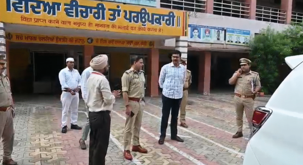 सहारनपुर में सख्त निगरानी! डीएम-एसएसपी का PET-2025 केंद्रों पर औचक दौरा, नकल पर लगाम