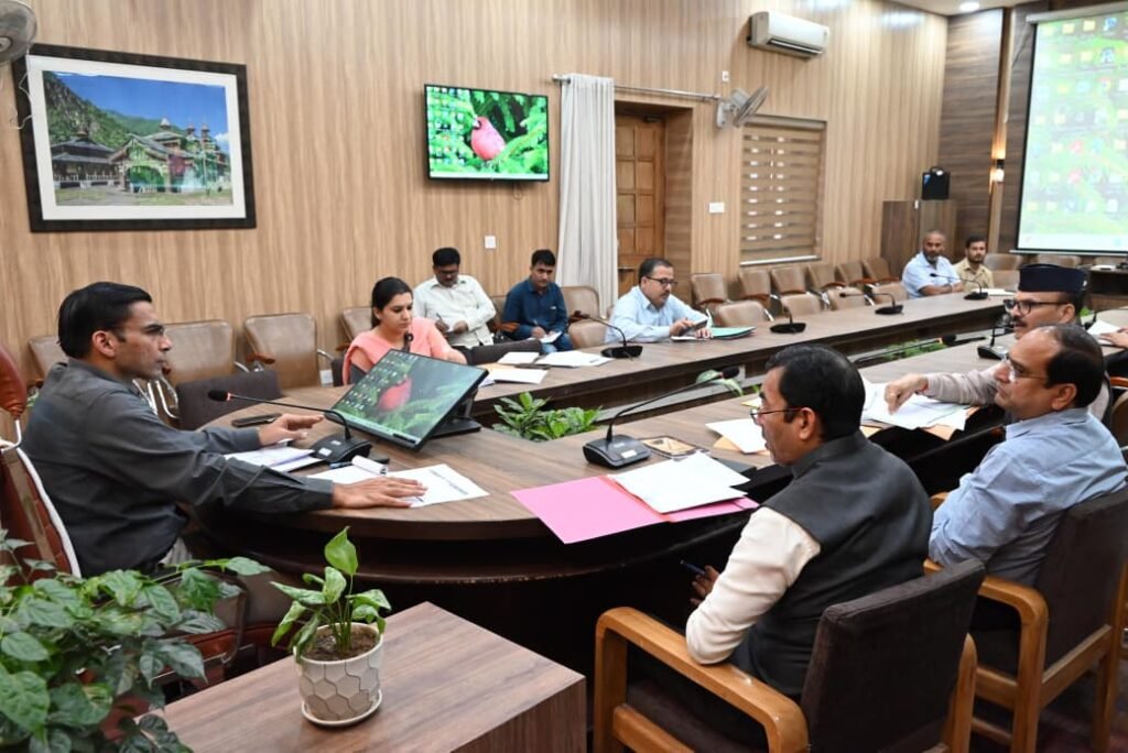 जिले में मिले 3600 राशन कार्ड और हजार फर्जी आयुष्मान कार्ड निरस्त 