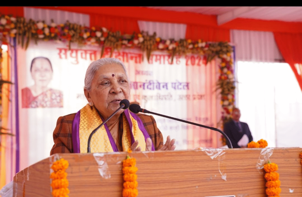 "बेटियां लिव-इन रिलेशनशिप से बचें, विवेक से लें फैसले: राज्यपाल आनंदीबेन पटेल"