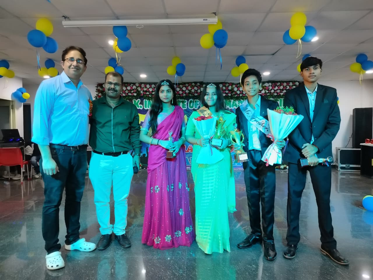 आर. के. इंस्टिट्यूट ऑफ़ फ़ार्मेसी, बरेली में नवप्रवेशी विद्यार्थियों का भव्य स्वागत: फ्रेशर्स पार्टी 2025 में झलका उत्साह और उमंग