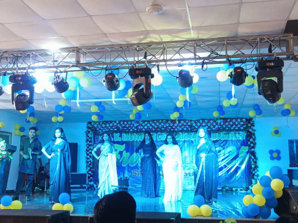 बरेली में नवप्रवेशी विद्यार्थियों का भव्य स्वागत