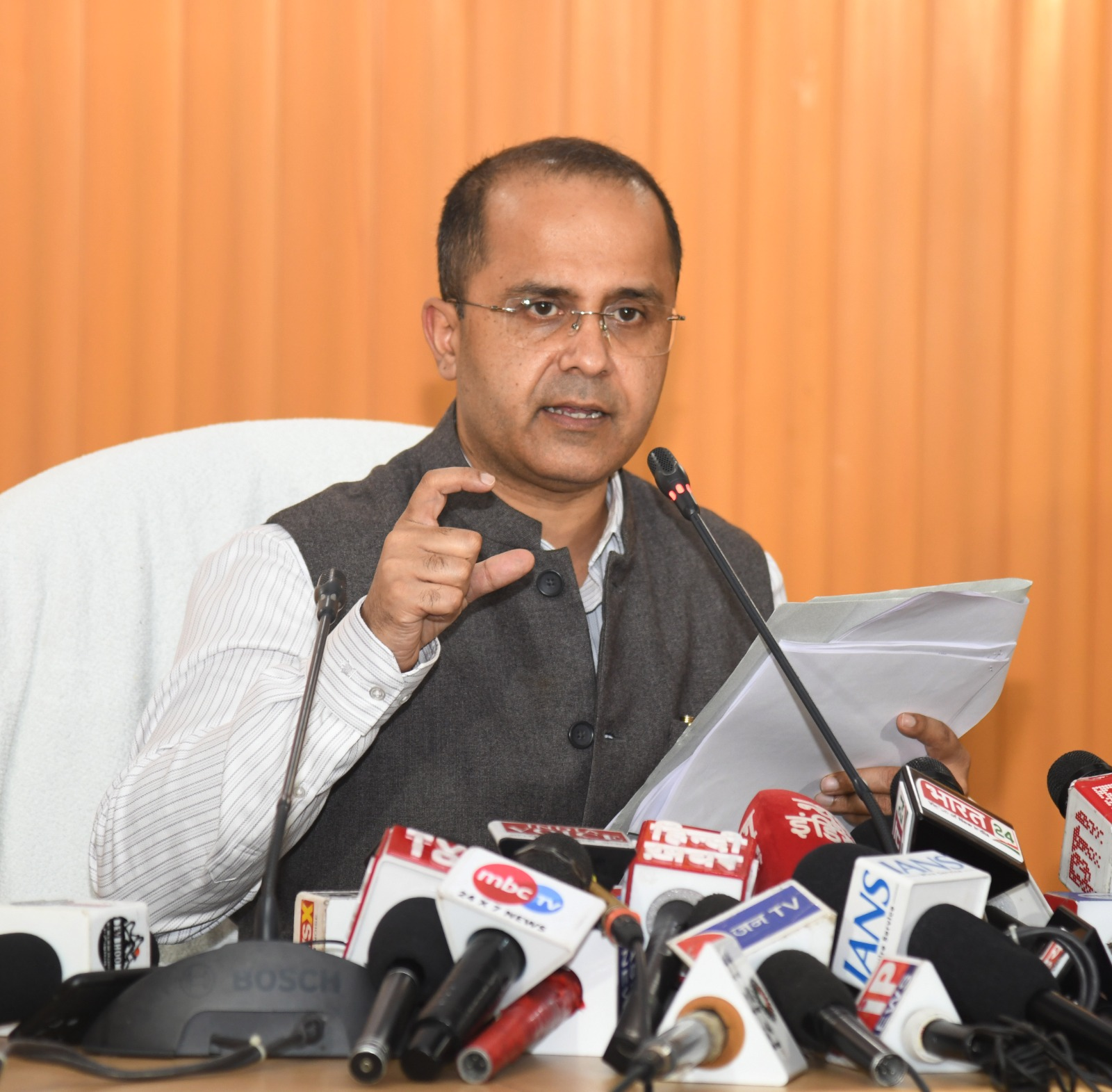 सुपरवाइजर पद पर प्रमोशन से भरे जाएंगे 50 फीसदी पद, निजी कंपनी सरकार को देंगी 15 फीसदी प्राफिट