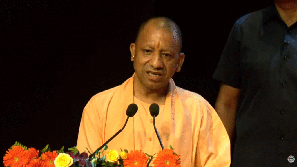 योगी ने कहा: बेटियों से छेड़खानी करने वालों को मिलेगा यमलोक का टिकट