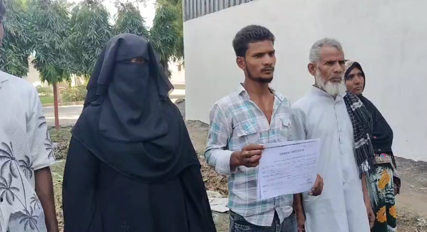 सहारनपुर में सनसनीखेज मामला: जिंदा युवक को “मृत” दिखाकर करवाया पोस्टमॉर्टम, अब न्याय की गुहार