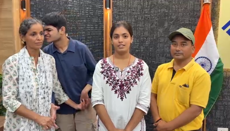 विधवा का मकान था प्राइवेट बैंक में गिरवी, डीएम ने छुड़वाया