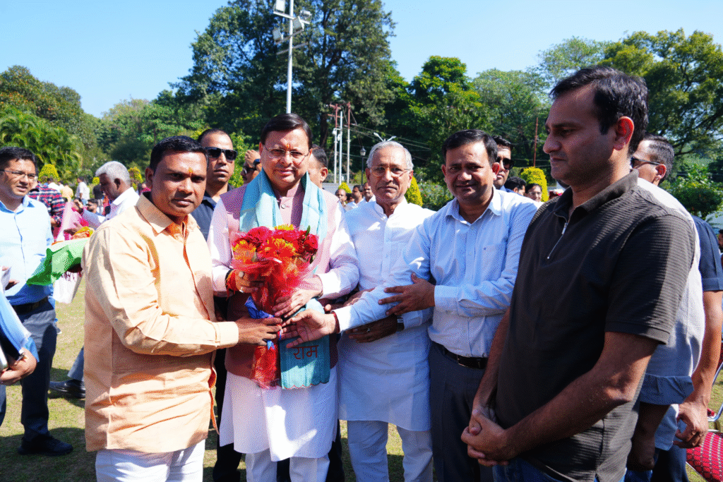 मुख्यमंत्री पुष्कर सिंह धामी को दीपावली की शुभकामनाएं, प्रदेशवासियों से स्वच्छता और सद्भाव के साथ उत्सव मनाने की अपील