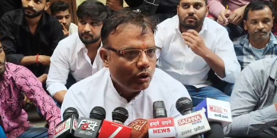 सहारनपुर में प्रेम विवाद: ईशिका ने ठुकराई परिवार की अपील, बोलीं- शाकिब के बिना कहीं नहीं जाऊंगी, पुलिस ने संभाला तनावपूर्ण माहौल