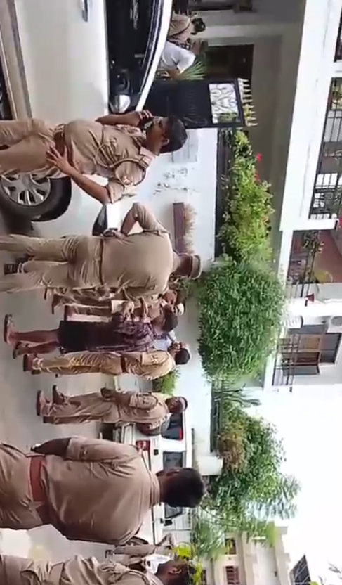 विधान सभा में नेता प्रतिपक्ष माता प्रसाद पांडेय लखनऊ में हाउस अरेस्ट