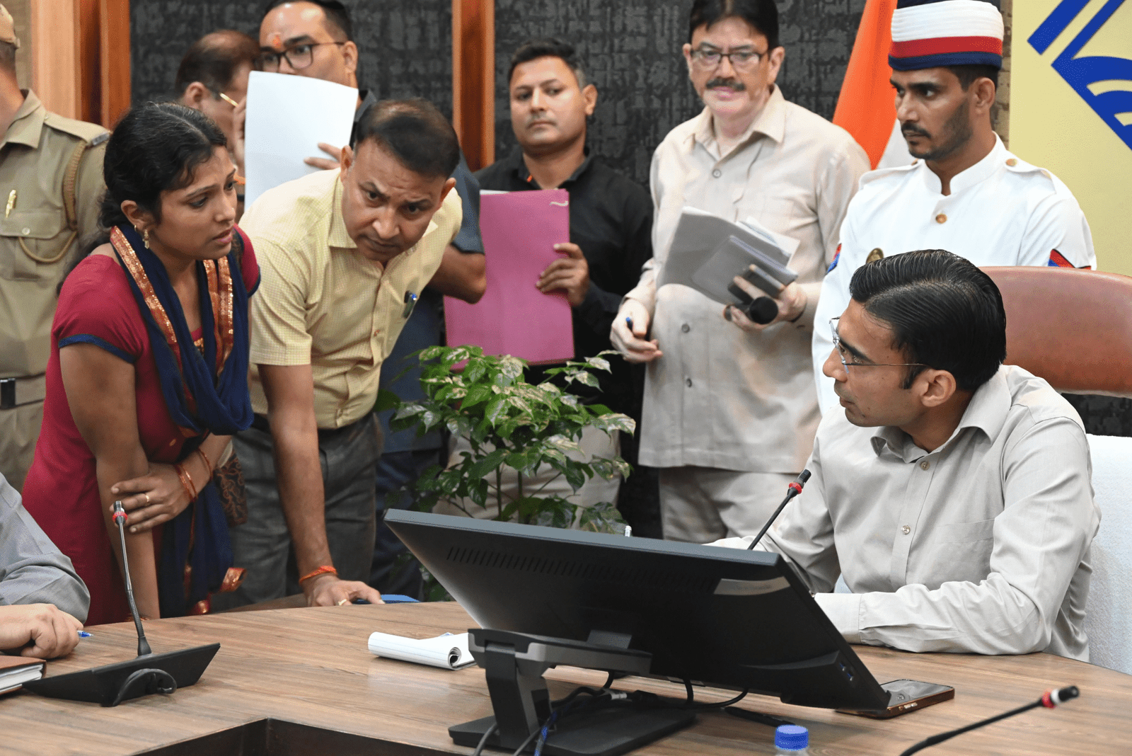 जन समस्याओं को गंभीरता से ले विभाग, प्राथमिकता पर करें समाधान: डीएम