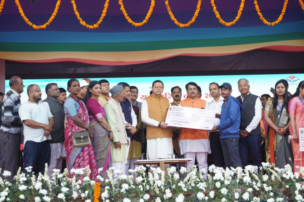 "उत्तराखंड बनेगा आयुर्वेद का वैश्विक केंद्र: CM धामी ने की 2 इकोनामिक स्प्रिच्वल जोन की घोषणा" | PGICON-2025