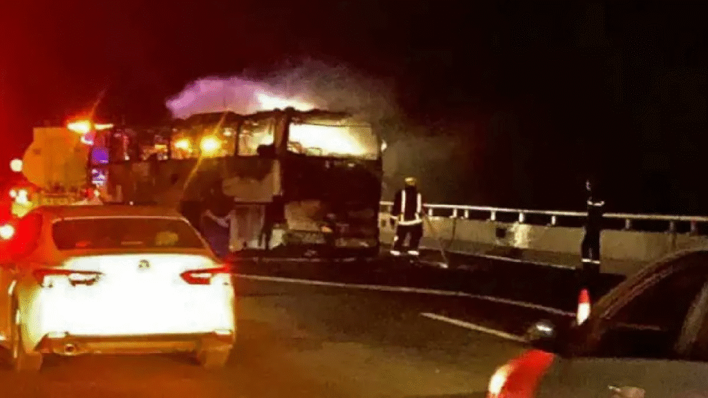 सऊदी अरब में भीषण बस हादसा: हैदराबाद के 42 भारतीय तीर्थयात्री शहीद, 20 महिलाएँ और 11 बच्चे शामिल