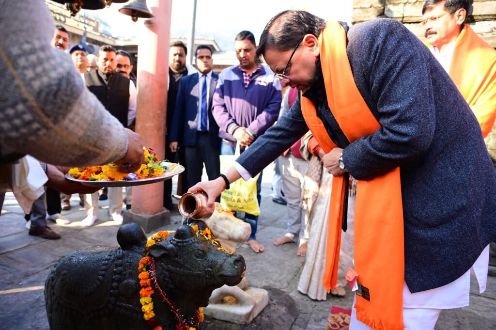 मुख्यमंत्री धामी में किया बागेश्वर में विकास परियोजनाओं का निरीक्षण