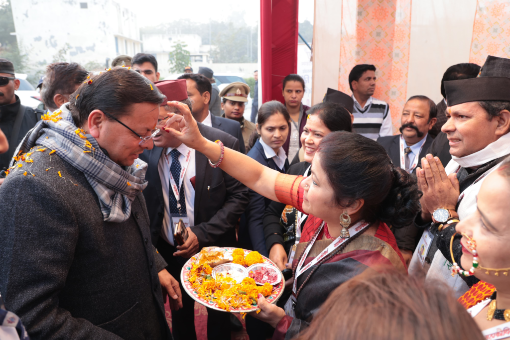 15वें उत्तराखंड महोत्सव नोएडा 2025: CM धामी का 'वोकल फॉर लोकल' और 'हाउस ऑफ हिमालयाज' से स्थानीय उत्पादों को बूस्ट, सांस्कृतिक विरासत संरक्षण का संकल्प