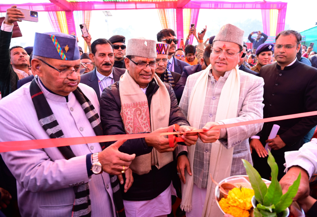 उत्तराखंड किसान दिवस 2025: 88 हजार किसानों को 65 करोड़ फसल बीमा का ऐतिहासिक ऐलान, CM धामी ने 1228 किमी सड़कों पर 1707 करोड़ स्वीकृत—कृषि क्रांति से किसानों की समृद्धि का नया दौर