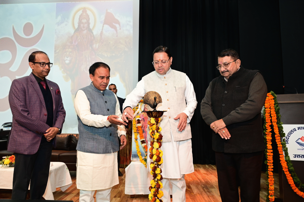  "भारत दर्शन शैक्षिक भ्रमण" पर रवाना किया