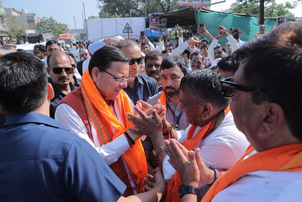 सरदार पटेल को श्रद्धांजलि: उत्तराखंड CM पुष्कर सिंह धामी ने सरदार गाथा कार्यक्रम में लिया हिस्सा, एकता का संदेश दिया