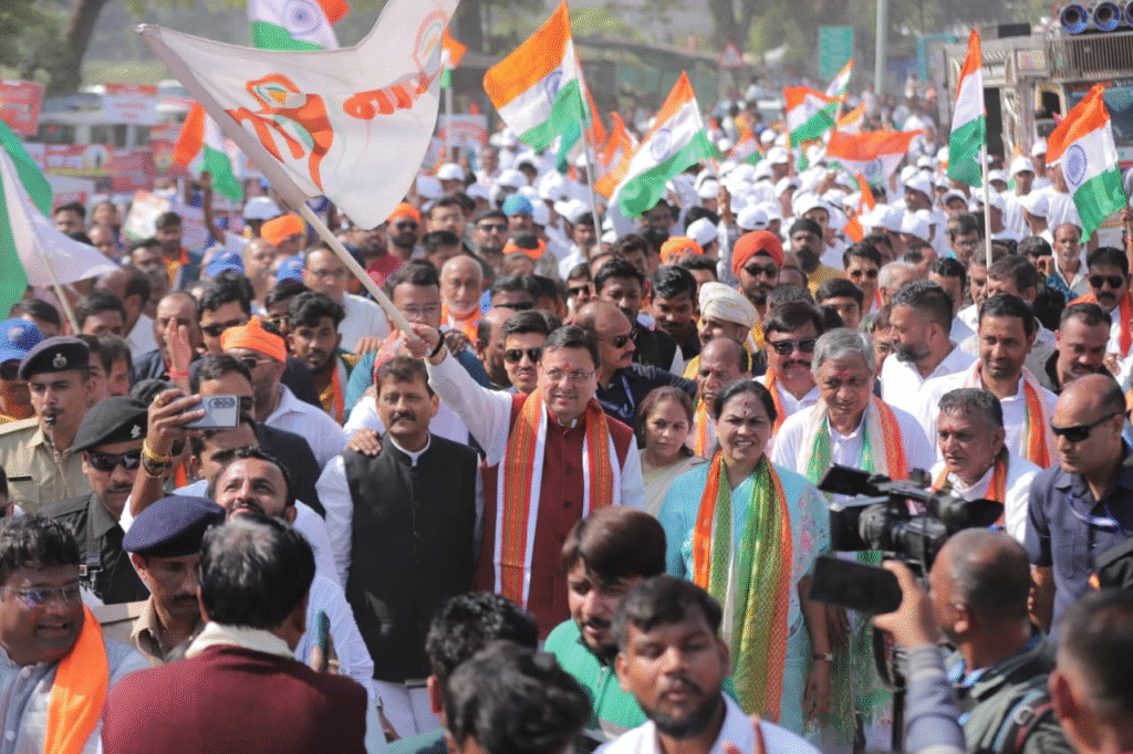 सरदार पटेल को श्रद्धांजलि: उत्तराखंड CM पुष्कर सिंह धामी ने सरदार गाथा कार्यक्रम में लिया हिस्सा, एकता का संदेश दिया