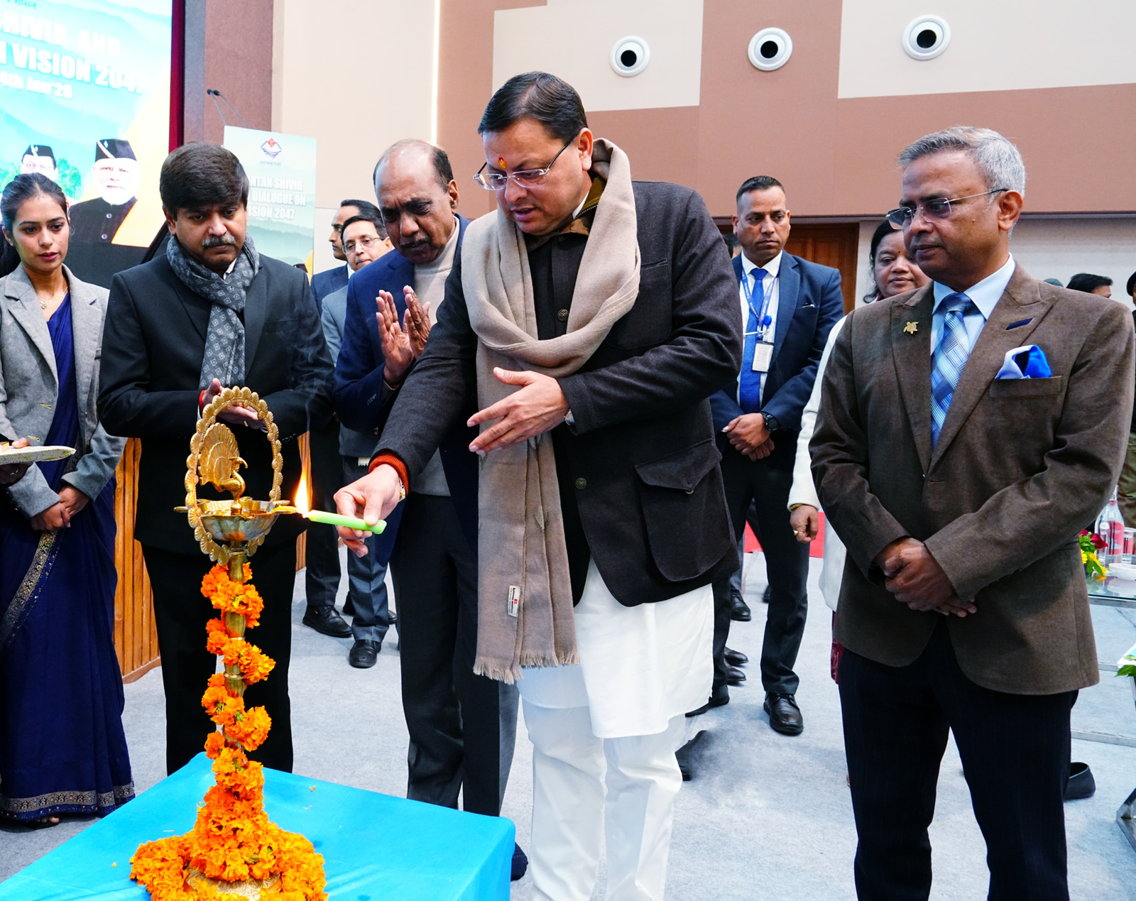 मुख्यमंत्री पुष्कर सिंह धामी ने चिंतन शिविर में प्रशासनिक अधिकारियों को किया संबोधित