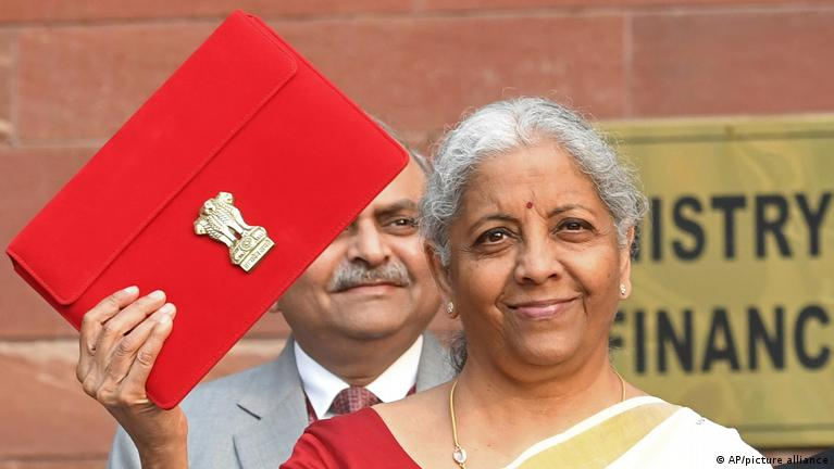 बजट 2026: मोदी सरकार का ऐतिहासिक बजट – किसानों, युवाओं और मध्यम वर्ग को बड़ी राहत, 11 लाख करोड़ का इंफ्रास्ट्रक्चर पैकेज