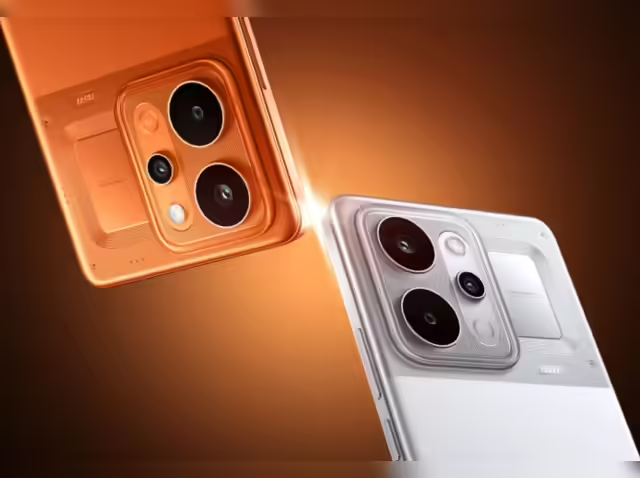 कल लॉन्च हो रहा है Realme P4 Power 5G: भारत का पहला 10,001mAh बैटरी वाला स्मार्टफोन – बैटरी लाइफ का नया किंग!