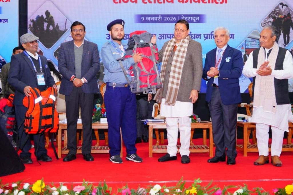 आपदा प्रबंधन सामूहिक जिम्मेदारी, सभी विभाग समन्वित रूप से करें कार्य -मुख्यमंत्री