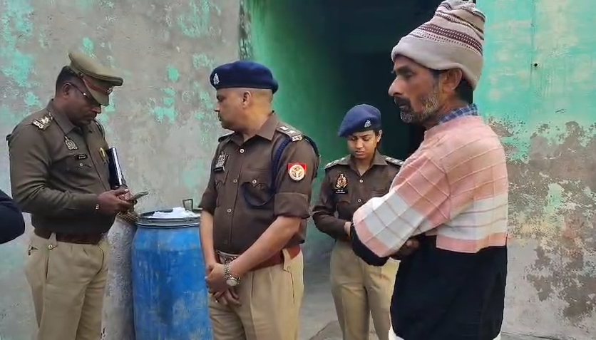 Heartbreaking incident in Mathura: एक ही परिवार के 5 सदस्यों ने की सामूहिक आत्महत्या, दूध में मिलाकर खाया जहर – मचा कोहराम