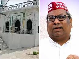 Minister Dr. Sanjay Nishad sits on a sit-in protest : श्रृंगवेरपुर धाम में मस्जिद हटाने की मांग को लेकर मंत्री डॉ. संजय निषाद धरने पर बैठे, हाईवे जाम, यात्रियों को घंटों परेशानी