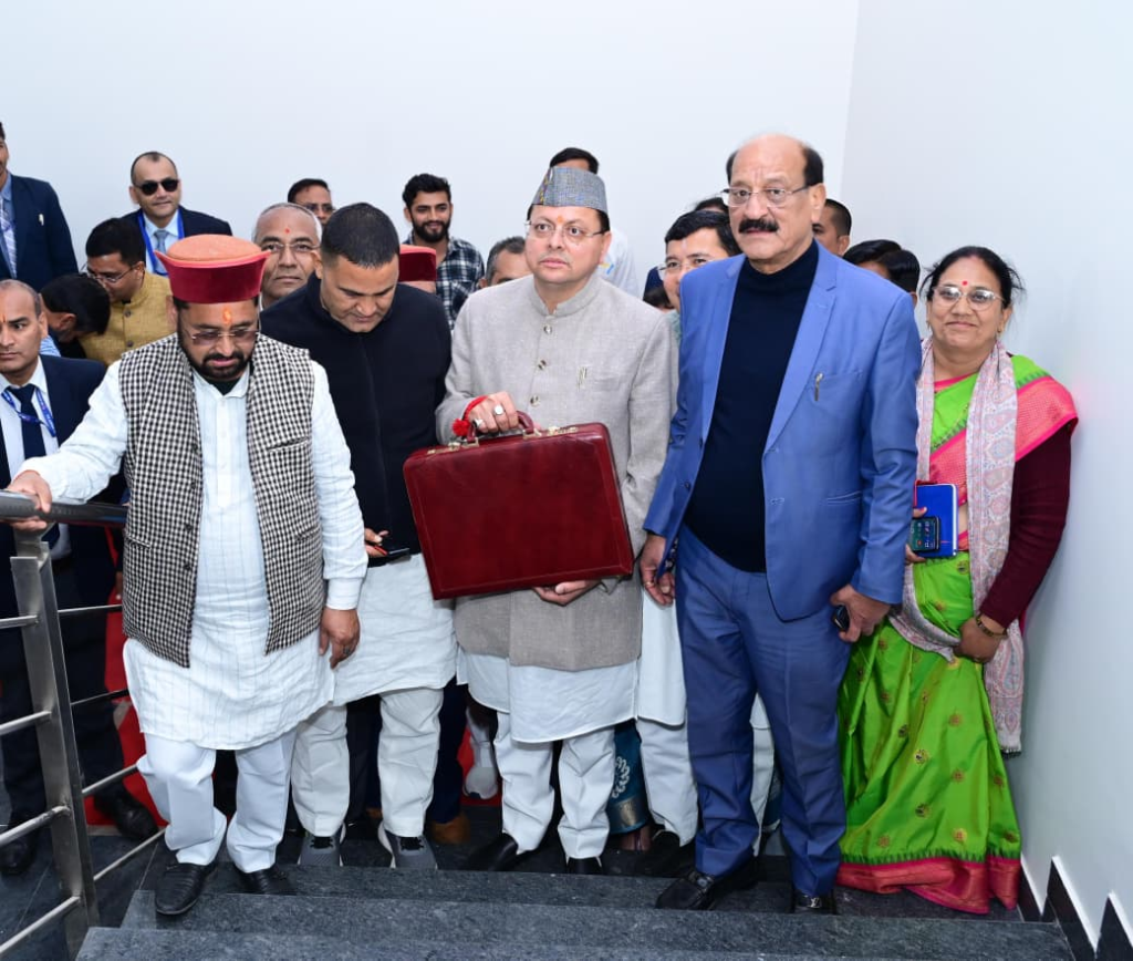 Uttarakhand through knowledge model : गरीब-युवा-किसान-महिला सशक्तिकरण पर फोकस, CM धामी ने बजट में रखा 2026-27 का ब्लूप्रिंट