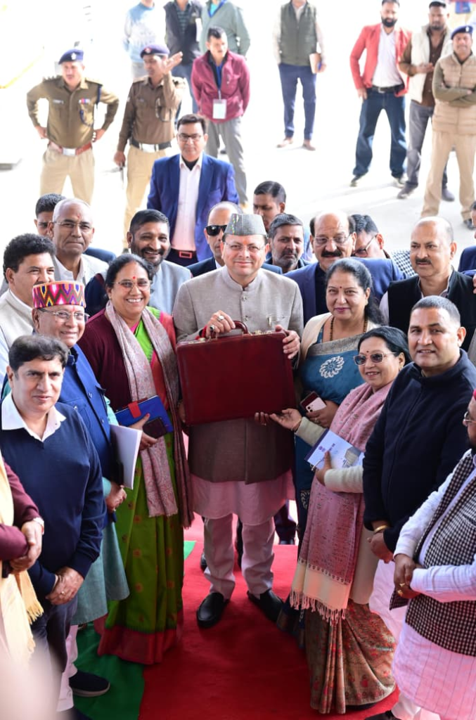 Uttarakhand through knowledge model : गरीब-युवा-किसान-महिला सशक्तिकरण पर फोकस, CM धामी ने बजट में रखा 2026-27 का ब्लूप्रिंट