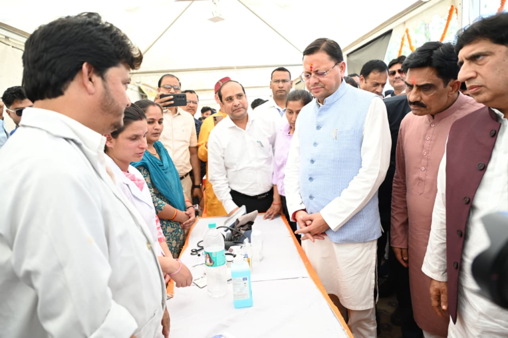 Buses going to Chardham from Rishikesh were flagged off : ऋषिकेश से चारधाम जाने वाली बसों को दिखाई हरी झंडी | निशुल्क स्वास्थ्य शिविर का निरीक्षण...