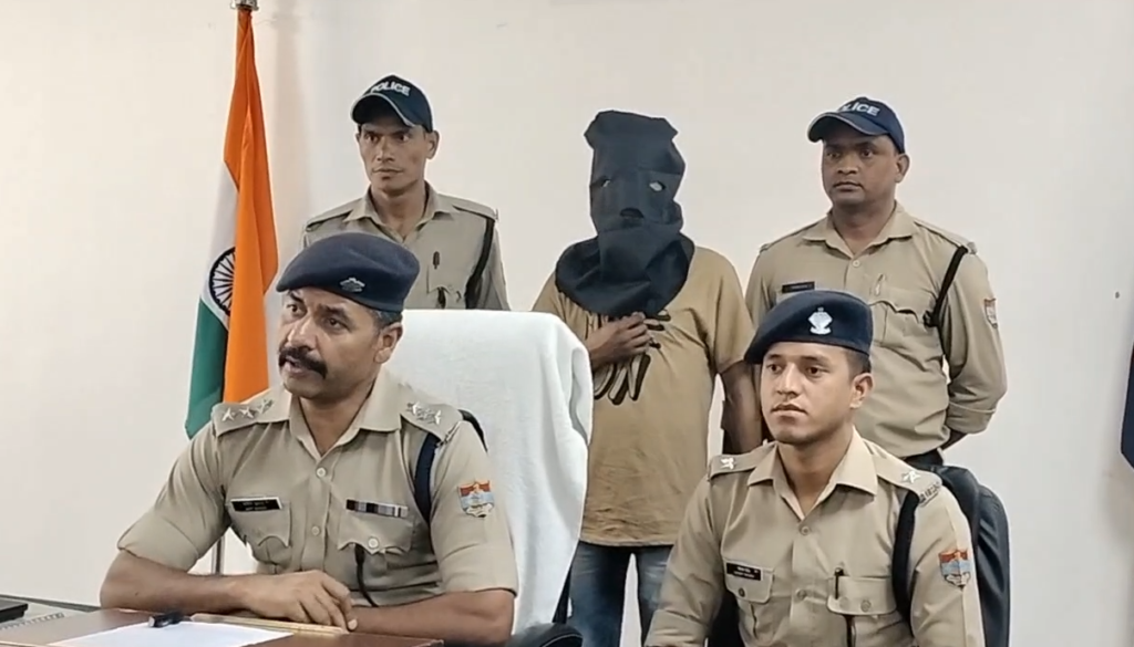 Smack worth Rs 16 lakh seized in Haldwani :हल्द्वानी में 16 लाख की स्मैक के साथ तस्कर गिरफ्तार | “ड्रग्स फ्री देवभूमि मिशन” के तहत पुलिस की बड़ी कार्रवाई..