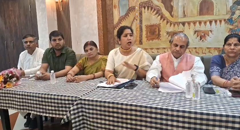 Opposition protests against the Women's Worship Act : महिला वंदन अधिनियम पर विपक्ष का विरोध: BJP ने जताई कड़ी आपत्ति, विनय रोहिल्ला बोले