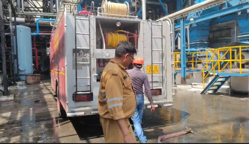 A massive fire broke out near the turbine of the power plant : पावर प्लांट के टरबाइन के पास लगी भीषण आग, मची अफरा-तफरी — दमकल की मुस्तैदी से टली बड़ी दुर्घटना