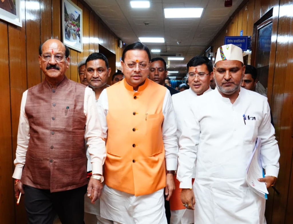 There should be no politics on women empowerment : महिला सशक्तिकरण पर न हो राजनीति: CM धामी बोले - "नारी शक्ति वंदन अधिनियम युगांतकारी कदम, विपक्ष भ्रम फैला रहा है"