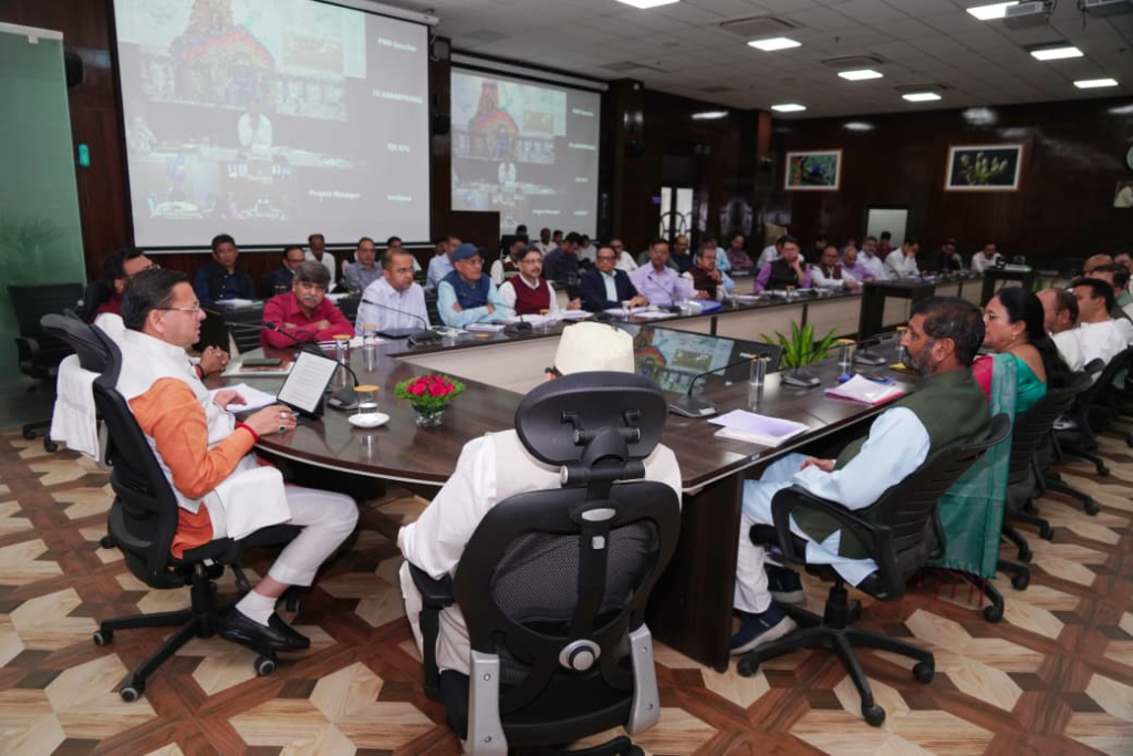 CM Dhami reviewed the announcements of 5 assembly constituencies : पर्वतीय क्षेत्रों में स्वास्थ्य सुविधाओं को मजबूत करने के दिए निर्देश