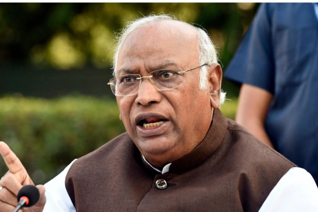 Kharge's scathing attack on BJP : असम चुनाव: खड़गे का BJP पर तीखा हमला | “भ्रष्ट सीएम बनाम असम की जनता” की लड़ाई, सिंडिकेट सिस्टम का आरोप