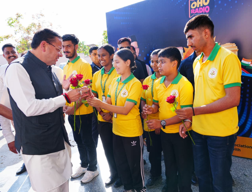 CM Dhami's big message at the nation-building festival : ओहो रेडियो के तीन नए चैनल लॉन्च, 2047 तक विकसित भारत का लक्ष्य युवाओं से पूरा होगा
