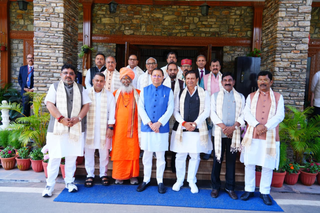 OBC Welfare Parliamentary Committee met Chief Minister Dhami : मुख्यमंत्री धामी से मिली ओबीसी वेलफेयर पार्लियामेंट्री कमेटी, सामाजिक न्याय और समावेशी विकास पर हुई चर्चा