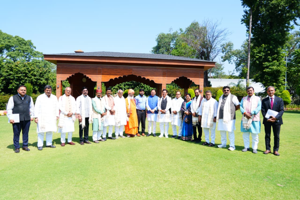 OBC Welfare Parliamentary Committee met Chief Minister Dhami : मुख्यमंत्री धामी से मिली ओबीसी वेलफेयर पार्लियामेंट्री कमेटी, सामाजिक न्याय और समावेशी विकास पर हुई चर्चा